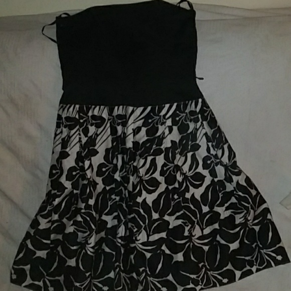 White House Black Market dress - Picture 2 of 3